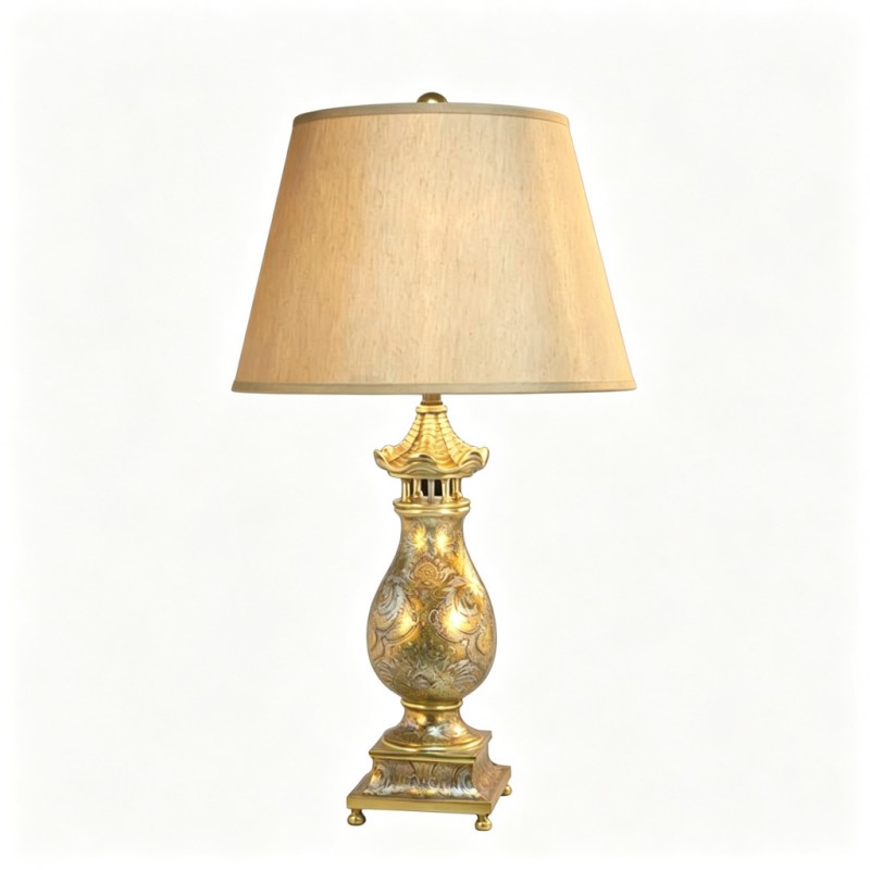 Vintage French-Style Gilded Carved Pavilion Openwork Table Lamp